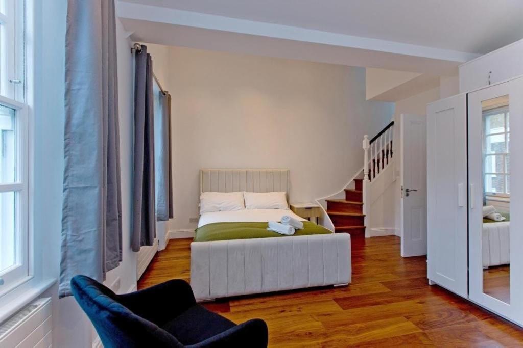 Charming Beau 2-bed Haven Near Harrods