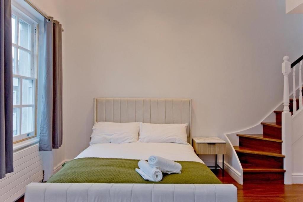 Charming Beau 2-bed Haven Near Harrods Appartamento